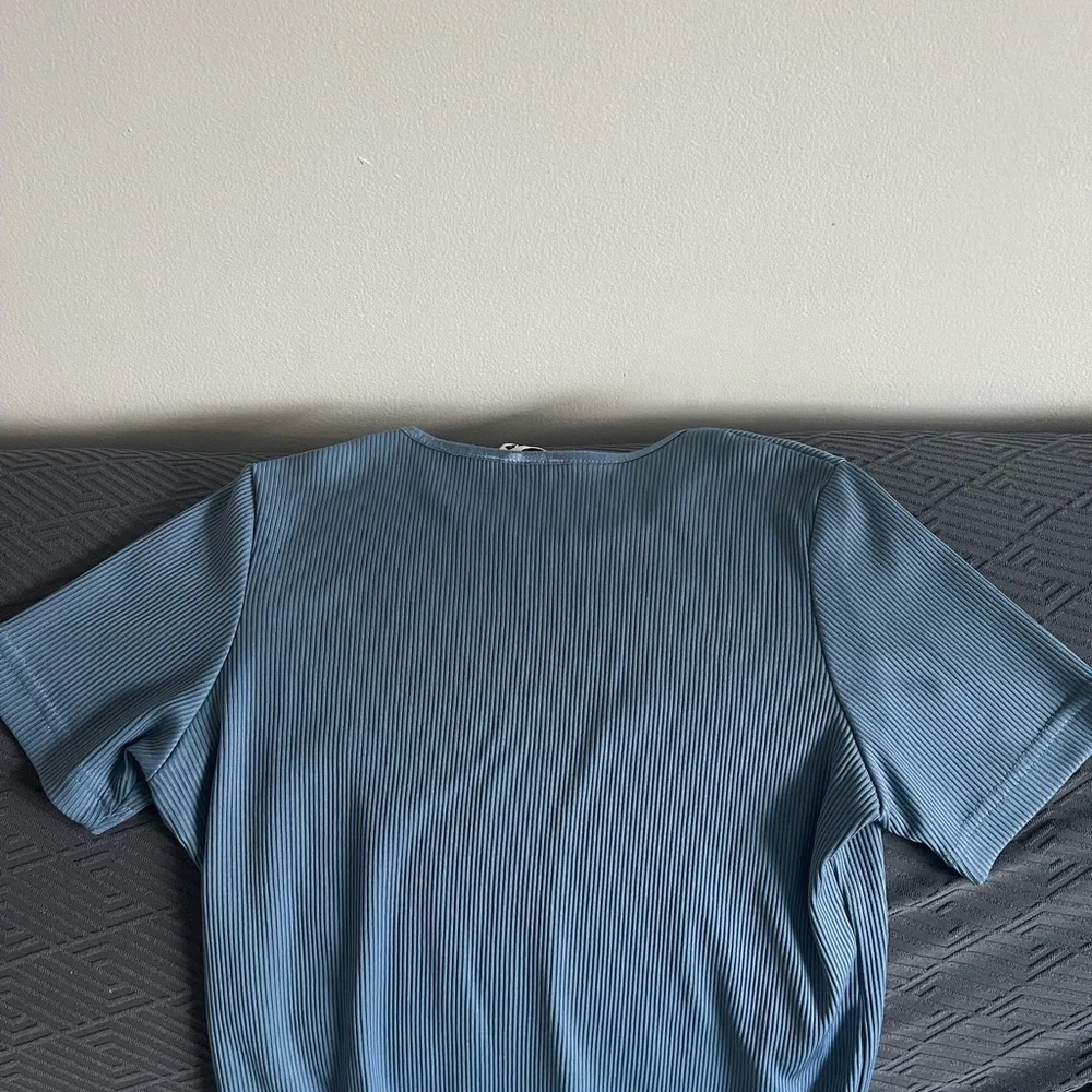 3 Ribbed Short Sleeve Tops - Picture 3 of 9